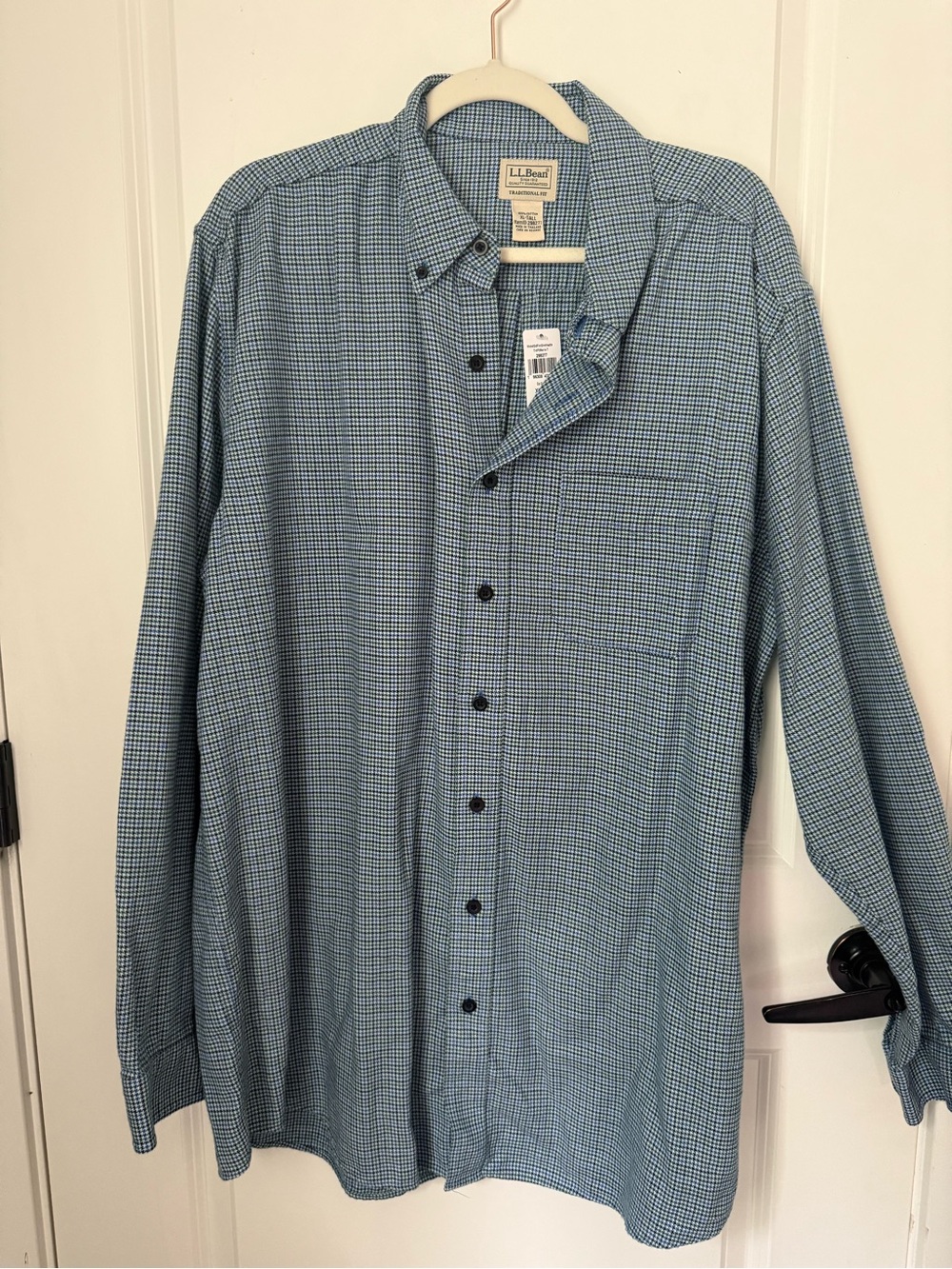 L.L. Bean Menβs Blue Houndstooth Button-Down Shirt